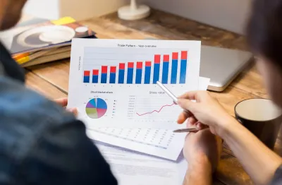 هل حقق الاقتصاد نموًا 9% سنويًا كما يقول عضو بمجلس الشيوخ؟