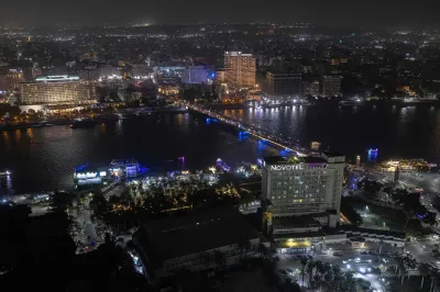 الادعاء بأن السائحين في مصر مُعرضون لانقطاع الكهرباء في الفنادق 