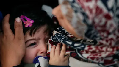 تونس لم تصدر قانونًا يمنح حضانة الأطفال للأب ويلغي نفقة الأم