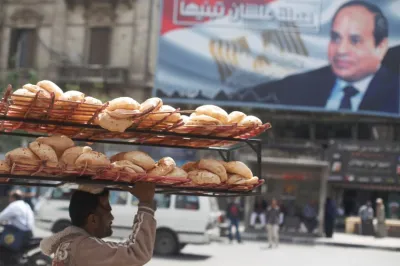 تعرف على خط سير تصريحات وقرارات الحكومة بشأن سعر رغيف الخبز وحجمه خلال 5 سنوات