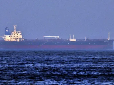 البحرية التونسيّة  لم تتصد لسفينة إسرائيلية قرب سواحلها