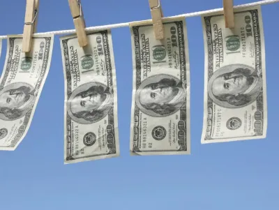 مصر ليست من الدول الأولى عالميا في مكافحة غسيل الأموال كما يدعي أحمد موسى