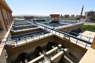 عدد وتكلفة مشروعات المياه والصرف بأسيوط.. تضارب بين أرقام المحافظ ووزير الإسكان