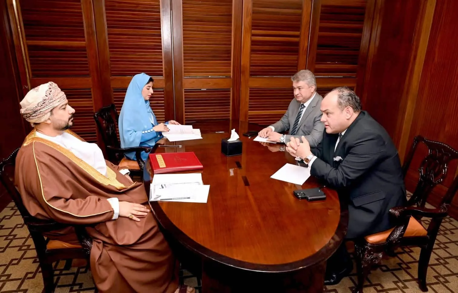 أرقام المفوض التجاري المصري عن تحويلات المصريين بعمان والتبادل التجاري 