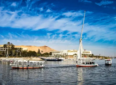 فيديو شرب مدون مصري من نيل أسوان 