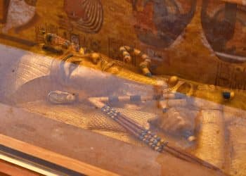 تمثال توت عنخ آمون