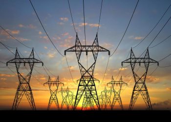 وزير الكهرباء يعلن رقمين متضاربين في أسبوع واحد لحجم الربط الكهربائي بين مصر و3 دول