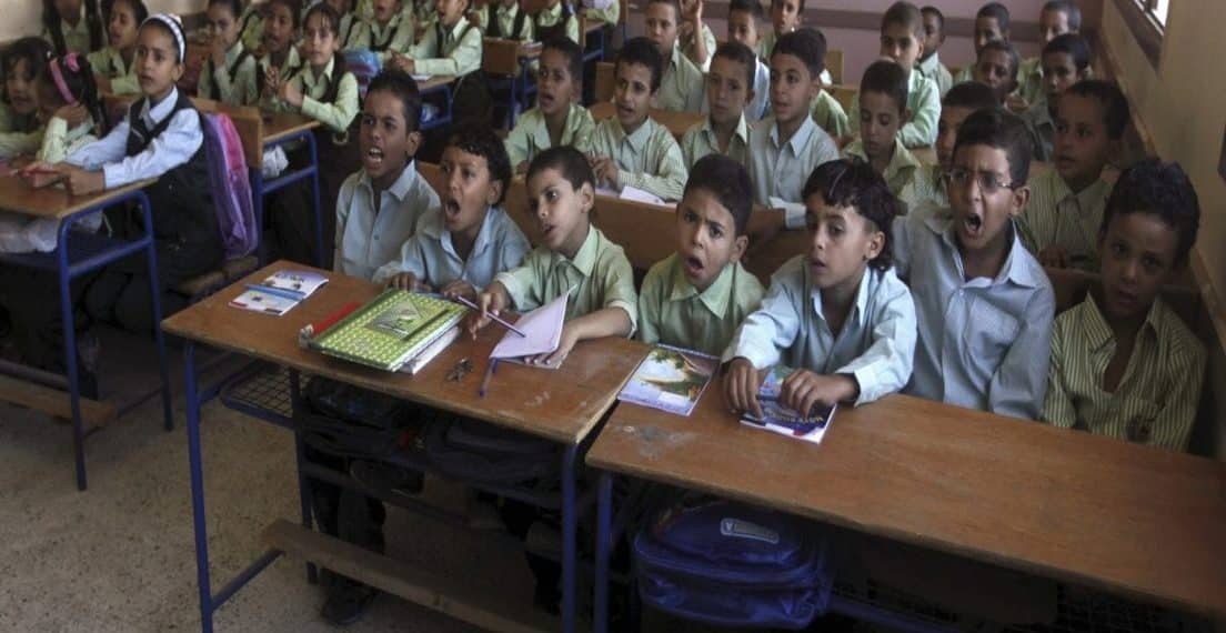 هل أنفقت الحكومة على قطاعي الصحة والتعليم أقل من 50% من النسبة المقررة في الدستور؟