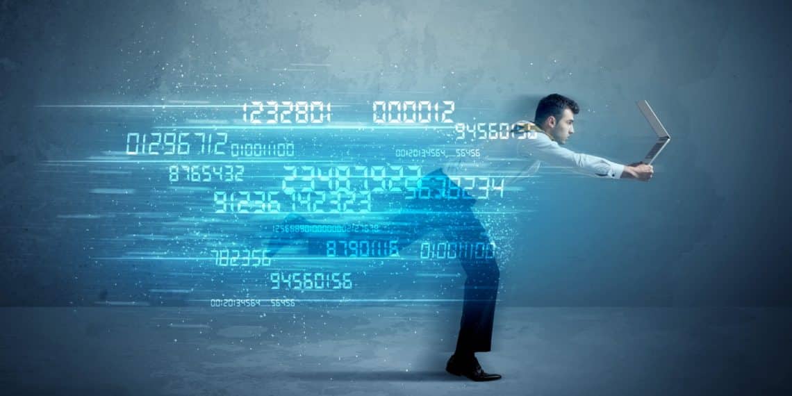 وزير الاتصالات يعيد إعلان معلومات قديمة حول سرعة الانترنت بهدف الإثارة.. فما هي؟