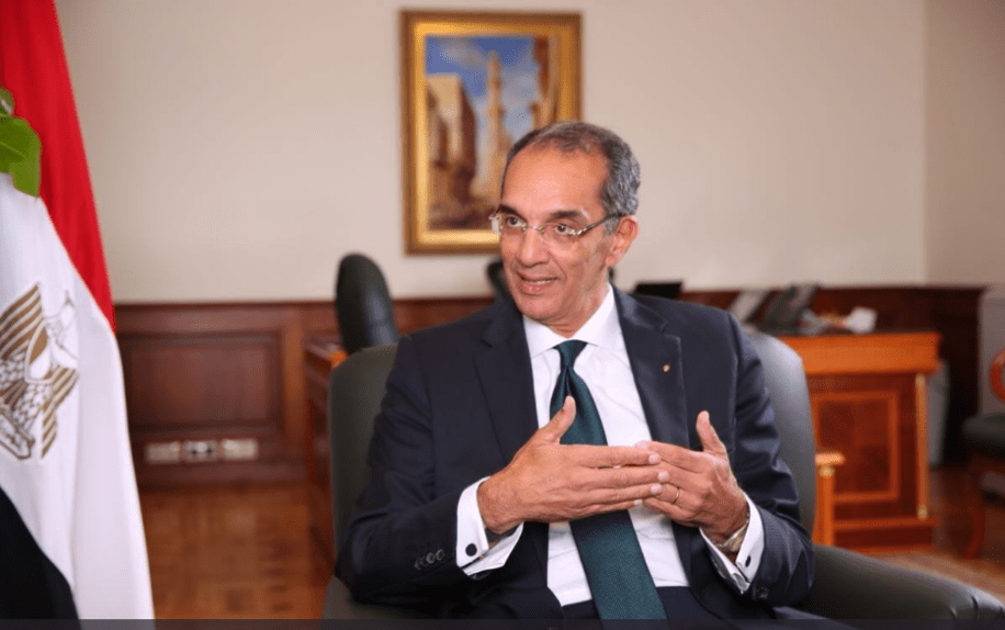 الدكتور عمرو طلعت وزير الاتصالات وتكنولوجيا المعلومات، يتحدث عن شبكات المحمول ال5G