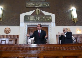 هل تتفق مع الرئيس في أنه لا يتدخل في شؤون القضاء؟