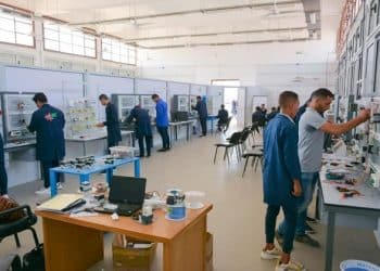 هل يعرف وزير التعليم عدد المدارس التكنولوجية في وزارته؟