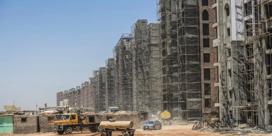 وزير العدل يعلن تصريح غير دقيق حول عدد العقارات الغير مسجلة في مصر.. تعرف