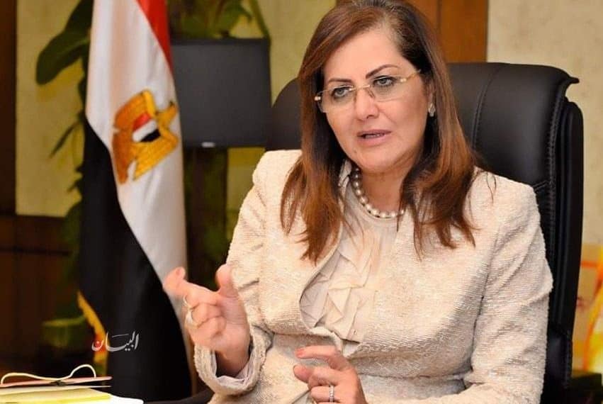 هالة السعيد: الدولة تقدم 850 إلى 900 ألف فرصة عمل سنويًا.. هل تتفق معها؟