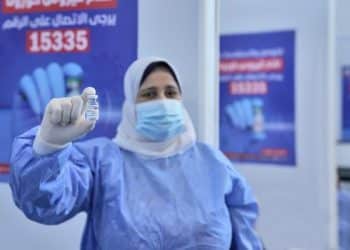 لماذا تتضارب التصريحات الحكومية حول عدد مراكز تلقي اللقاحات في مصر؟