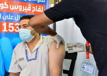 هل يقل عدد الحاصلين على لقاحات كورونا أم يزيد؟! تصريحات متضاربة لمستشار الرئيس للشؤون الصحية