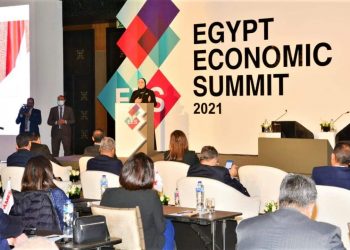 وزيرة التجارة وزيادة الصادرات