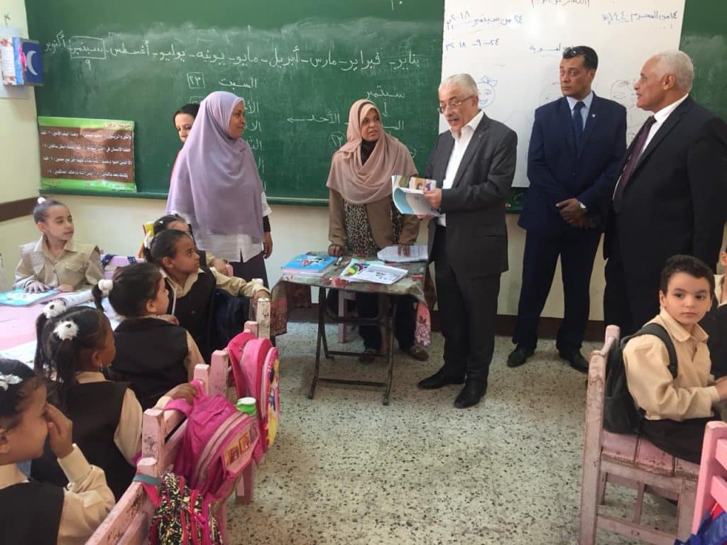 تباين في التصريحات الرسمية حول عدد المدارس في مصر