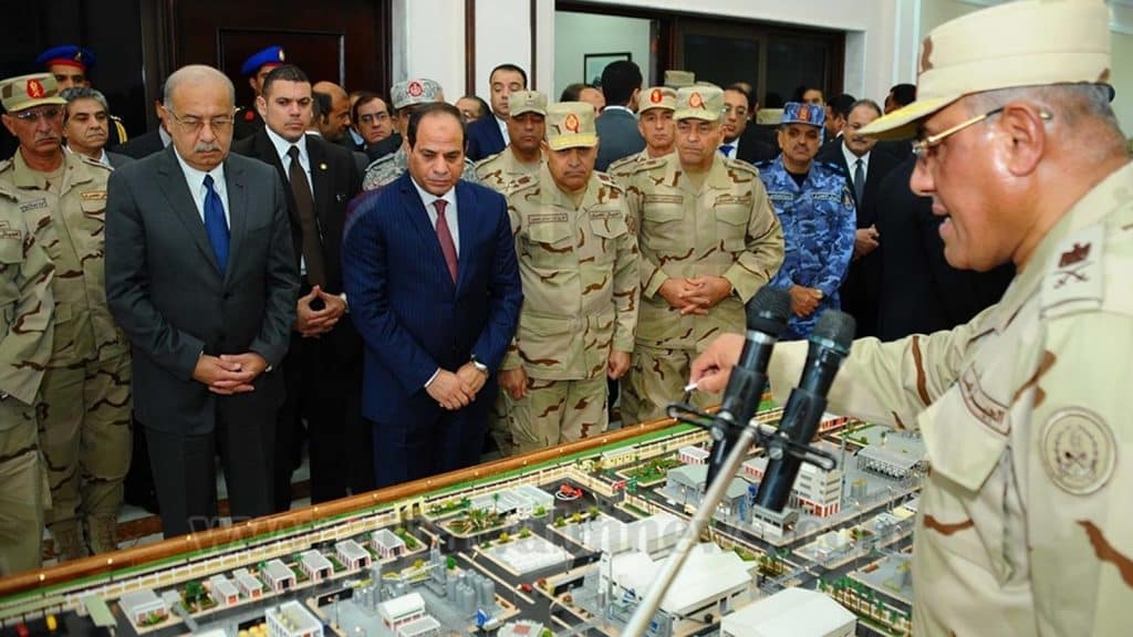 كم يبلُغ حجم مشاركة الجيش في الاقتصاد المصري؟
