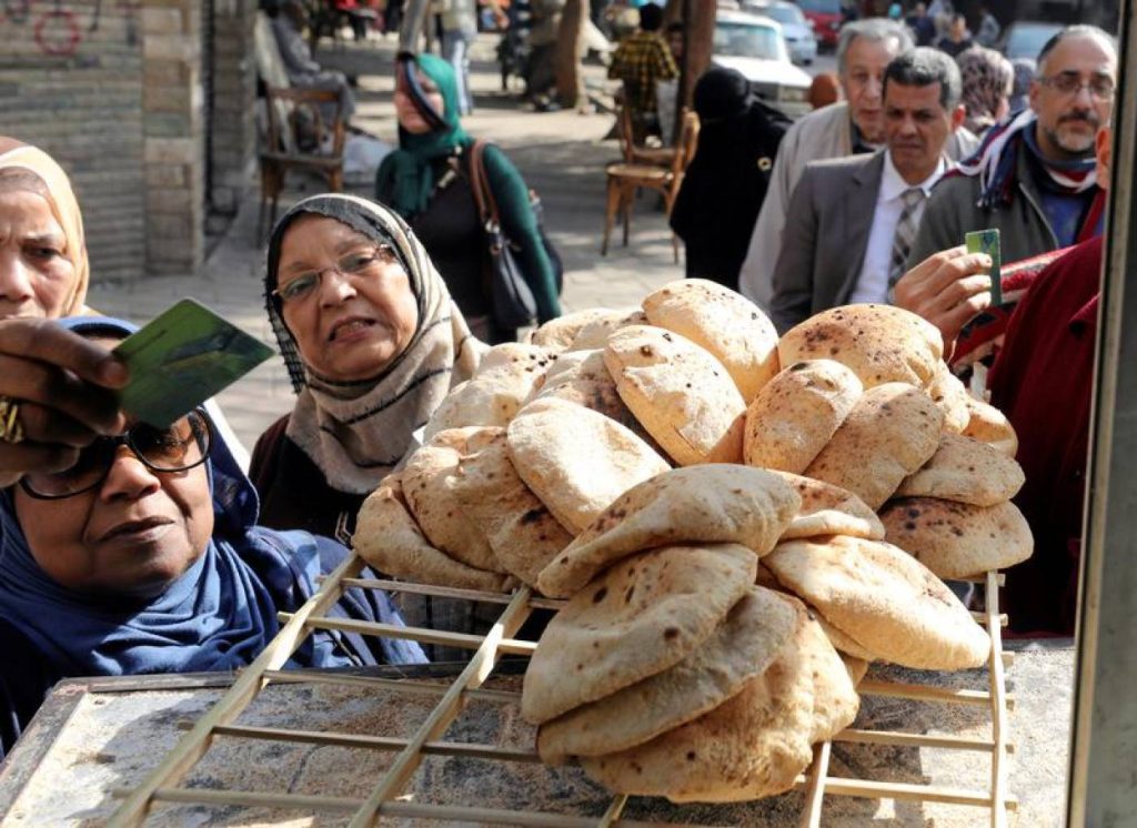كم يبلُغ عدد المُستفيدين من منظومة دعم الخُبز في مصر؟