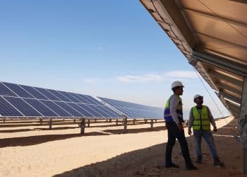 هل "بنبان" أكبر مزرعة طاقة شمسية في العالم كما يقول رئيس الغُرفة التجارية؟