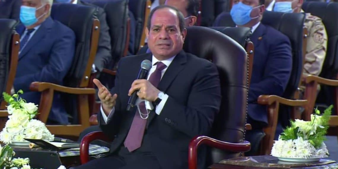 هل يسكُن المصريون على 50 أو 60 كيلو مترًا فقط من مصر كما يقول السيسي؟