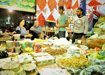 تصريحات مُتضاربة لمُساعد وزير التموين حول استهلاك المصريين للغذاء