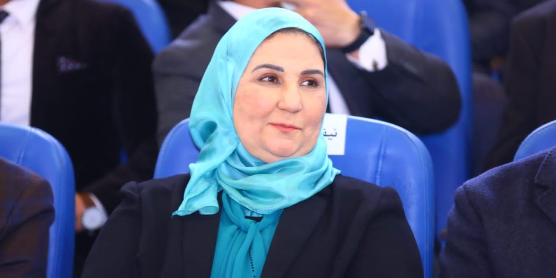 كم يبلُغ عدد الأطفال الأقل من 4 سنوات؟ أرقام وزيرة التضامُن "غير دقيقة"