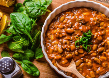 ما هي كمية مخزون الفول الذي تملكه مصر؟ تصريحات رئيس شُعبة البقوليات "غير دقيقة"