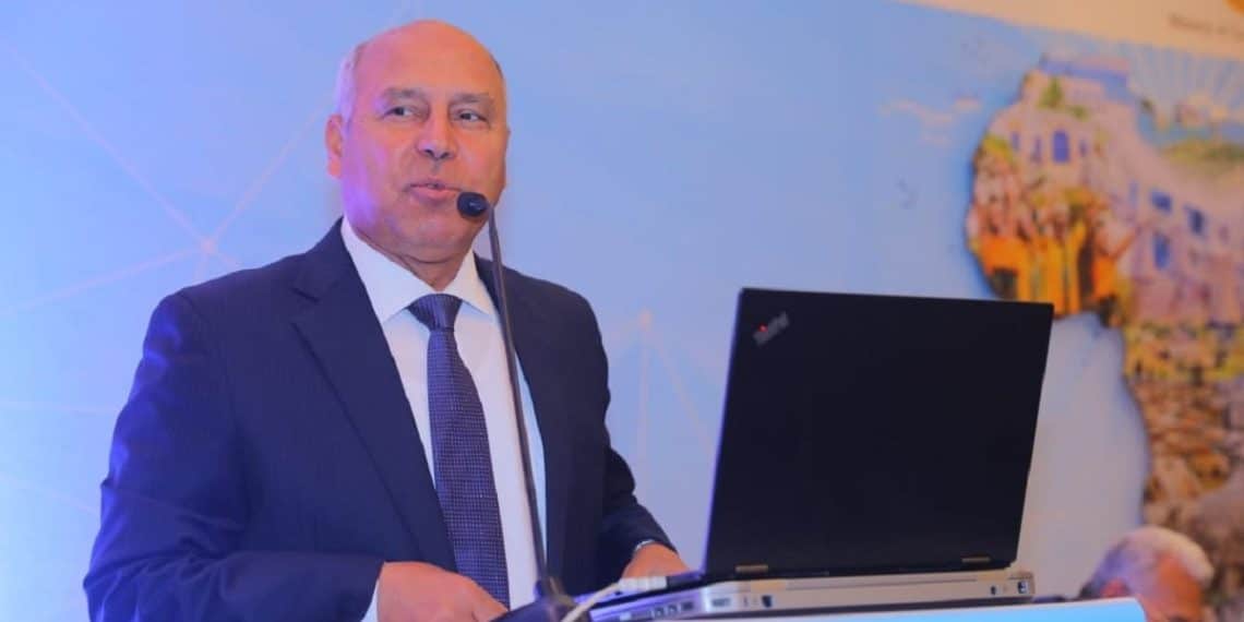 تضارُب بالمليارات.. كم تبلُغ تكلفة تطوير طريق "وادي النطرون – العلمين"؟