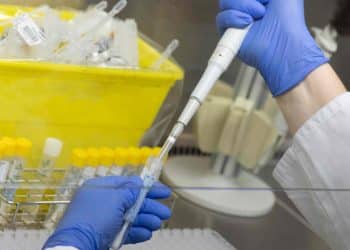 ماذا تعرف عن مُتحور أوميكرون "XE" الجديد ومدى انتشاره؟