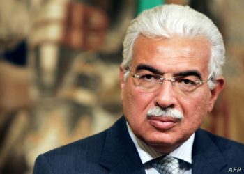 تصريحات “نظيف” عن مُعدلات الفقر في مصر “مُضللة” 