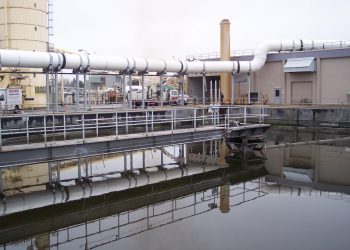 هل حقًا تتطور كمية "المياه المُنتجة" في مصر كما يقول رئيس "القابضة للمياه"؟