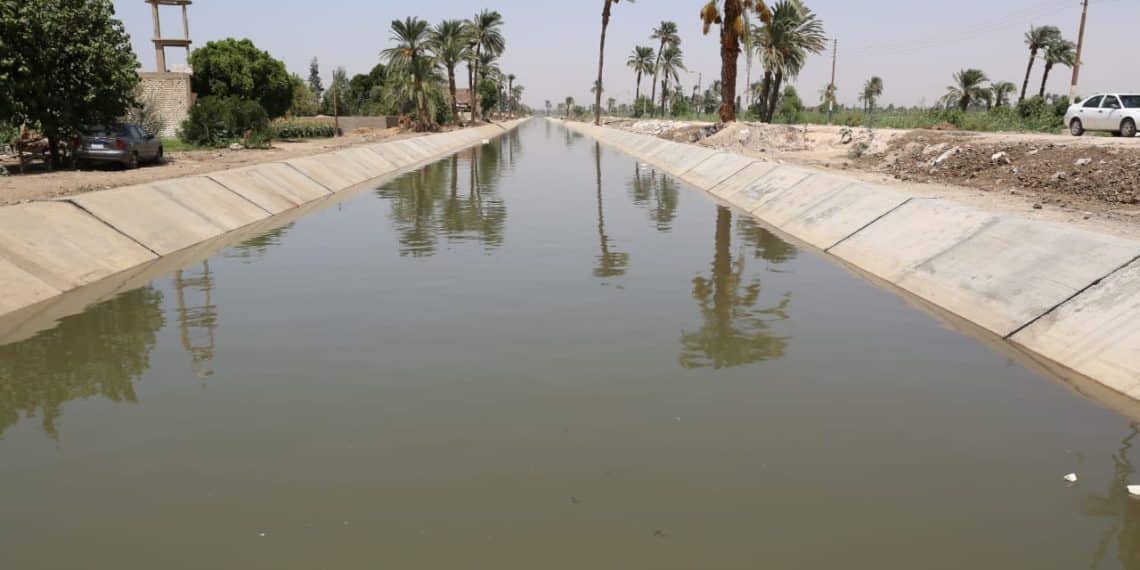 تضارب في 10 مليارات جنيه بين السيسي ووزير الري حول تكلفة تبطين الترع