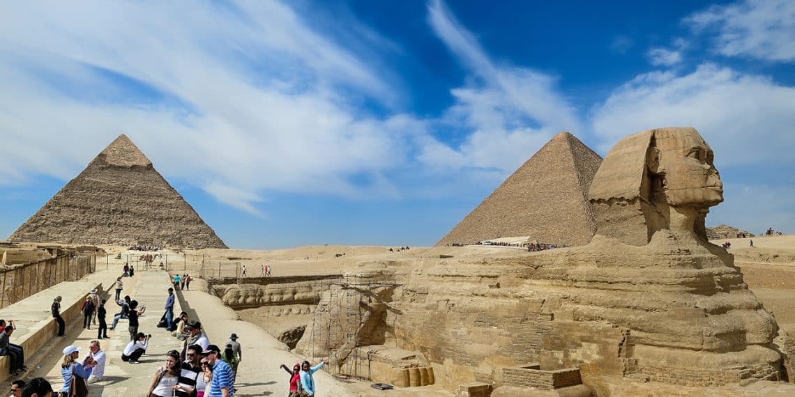 تصريحات "مدبولي" حول نمو السياحة وصافي الاحتياطات وعجز الموازنة "غير دقيقة"