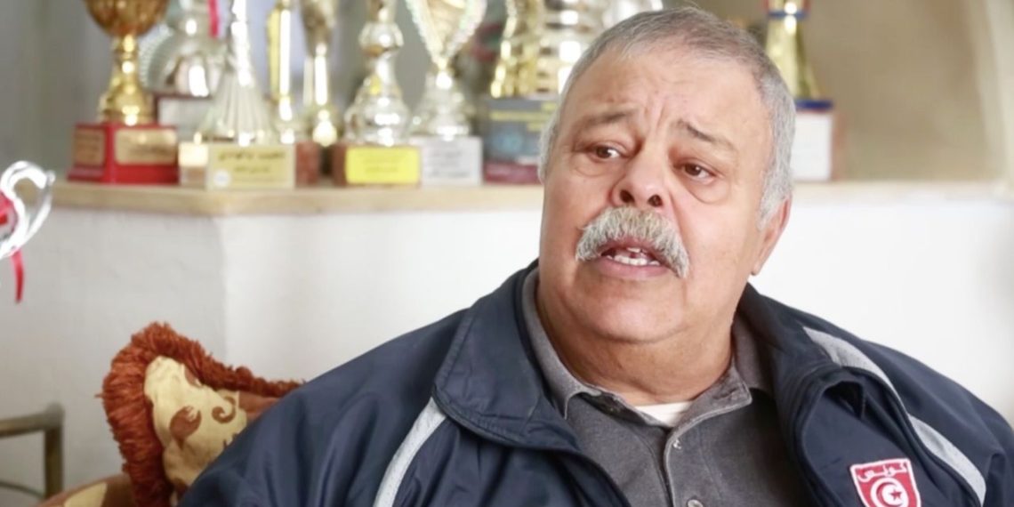 هل السباح التونسي "نجيب بلهادي" حقق إنجازًا عالميًا في السباحة من إيطاليا لتونس دون توقف؟