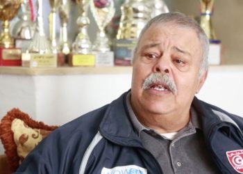 هل السباح التونسي "نجيب بلهادي" حقق إنجازًا عالميًا في السباحة من إيطاليا لتونس دون توقف؟