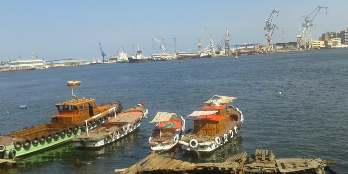 الانتقائية تسيطر على بيانات "معلومات الوزراء" في تناول مؤشر "الموانئ"