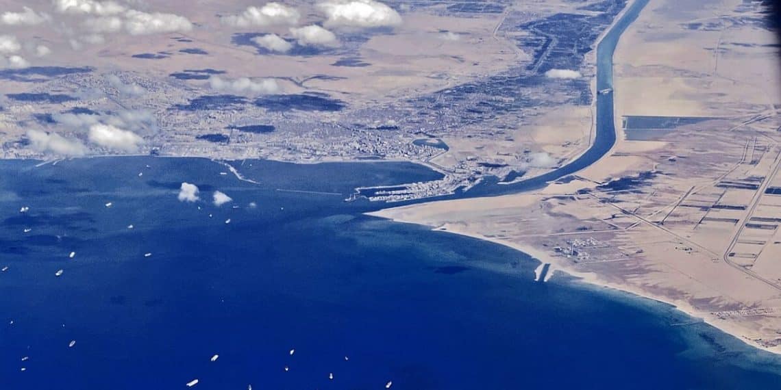 هل حققت “قناة السويس” أعلى إيرادات في يوليو 2022؟ 
