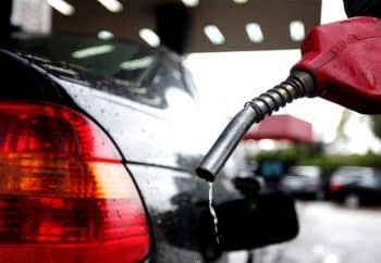 “الوقود متوفر في المحطات”.. ما هي دقة بيان وزارة الطاقة التونسية؟