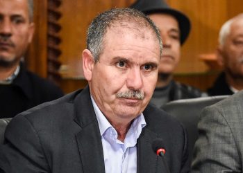 "تعريفة النقل لم ترتفع منذ سنوات".. نتحقق من تصريح أمين اتحاد الشغل التونسي