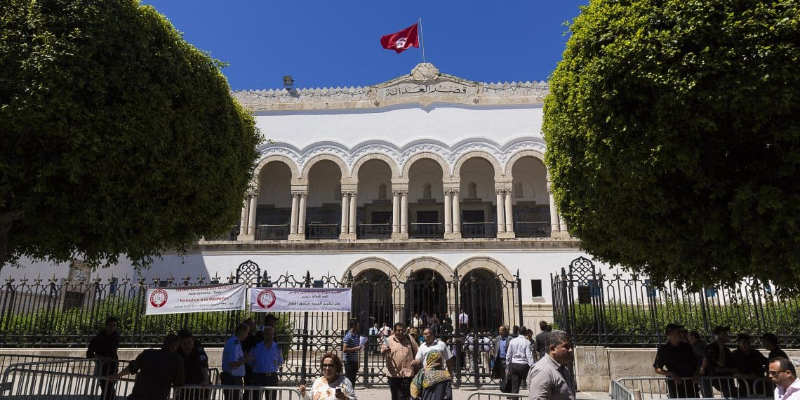 أفقر الميزانيات هي ميزانية وزارة العدل.. تصريحات عميد المحامين التونسيين “مضللة”