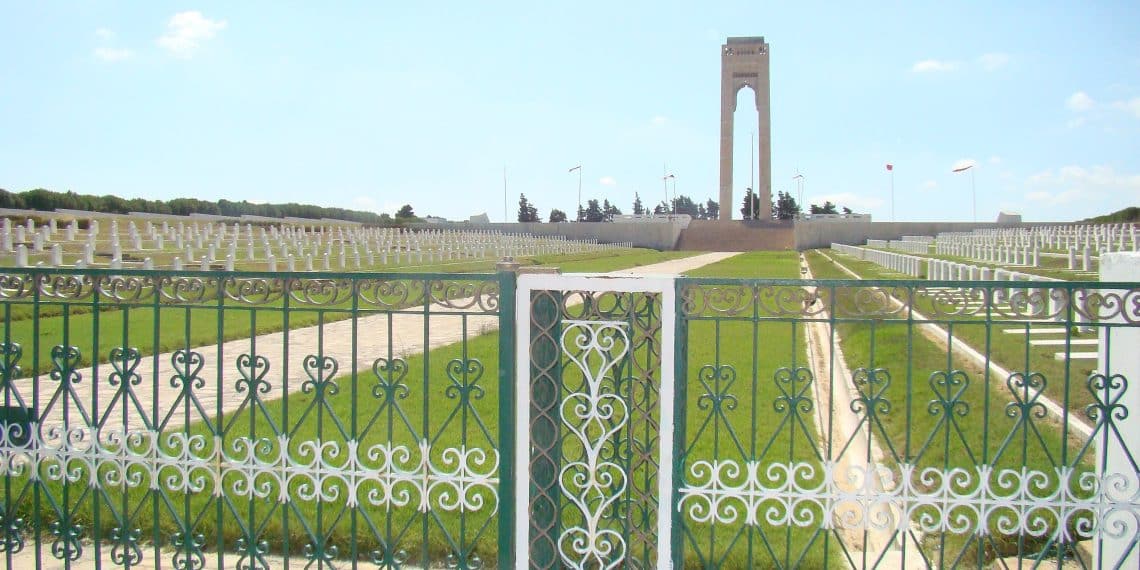 هل دعا رئيس بلدية بنزرت التونسية لمقاطعة احتفالات يوم الجلاء؟