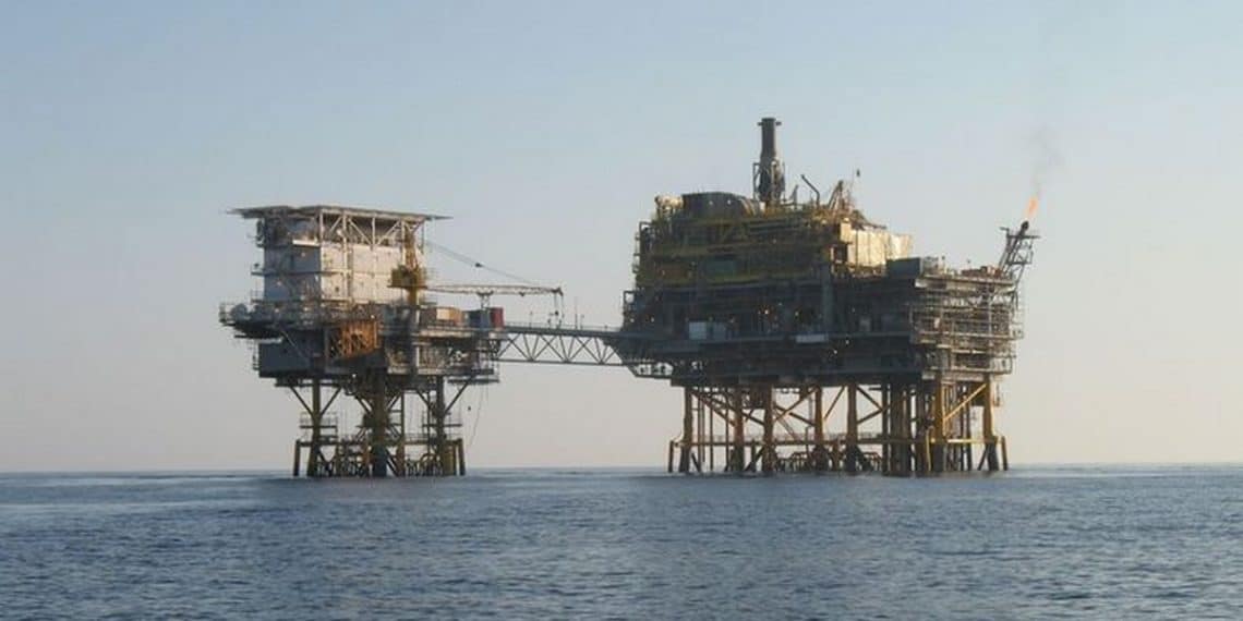 هل انخفض إنتاج النفط التونسي من 118 ألف برميلًا لـ40 ألفًا بعد 2011؟