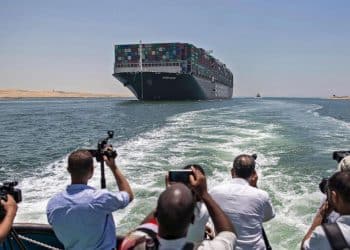 هل تضاعفت إيرادات قناة السويس السنوية بعد عام 2015 كما يقول أسامة ربيع؟