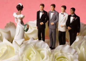 نتحقق.. هل يسمح القانون التونسي للسيدات بتعدد الأزواج؟