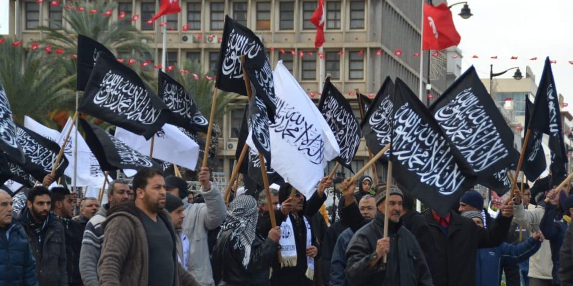 هل استصدر حزب التحرير بتونس ترخيصًا بالتظاهر قبل المشاركة في مسيرات 14 يناير؟