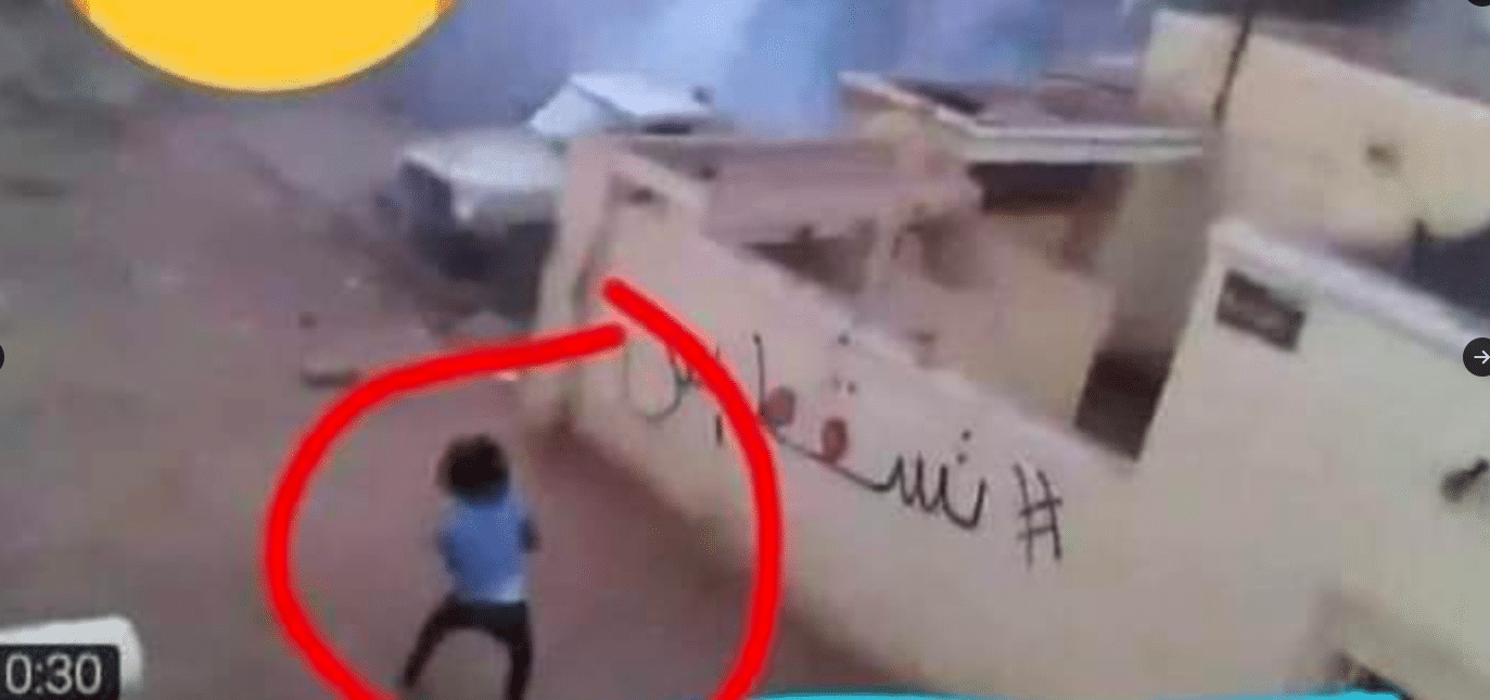 الشهيد "الروسي" يشارك في تظاهرة مارس 2019 قبل استشهاده