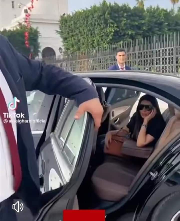 صور من فيديو الادعاء بشأن فيديو السيارة الفخمة بجوار رئاسة الحكومة التونسية